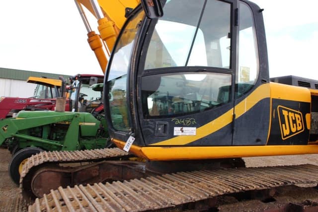 Image of JCB JS200L equipment image 2