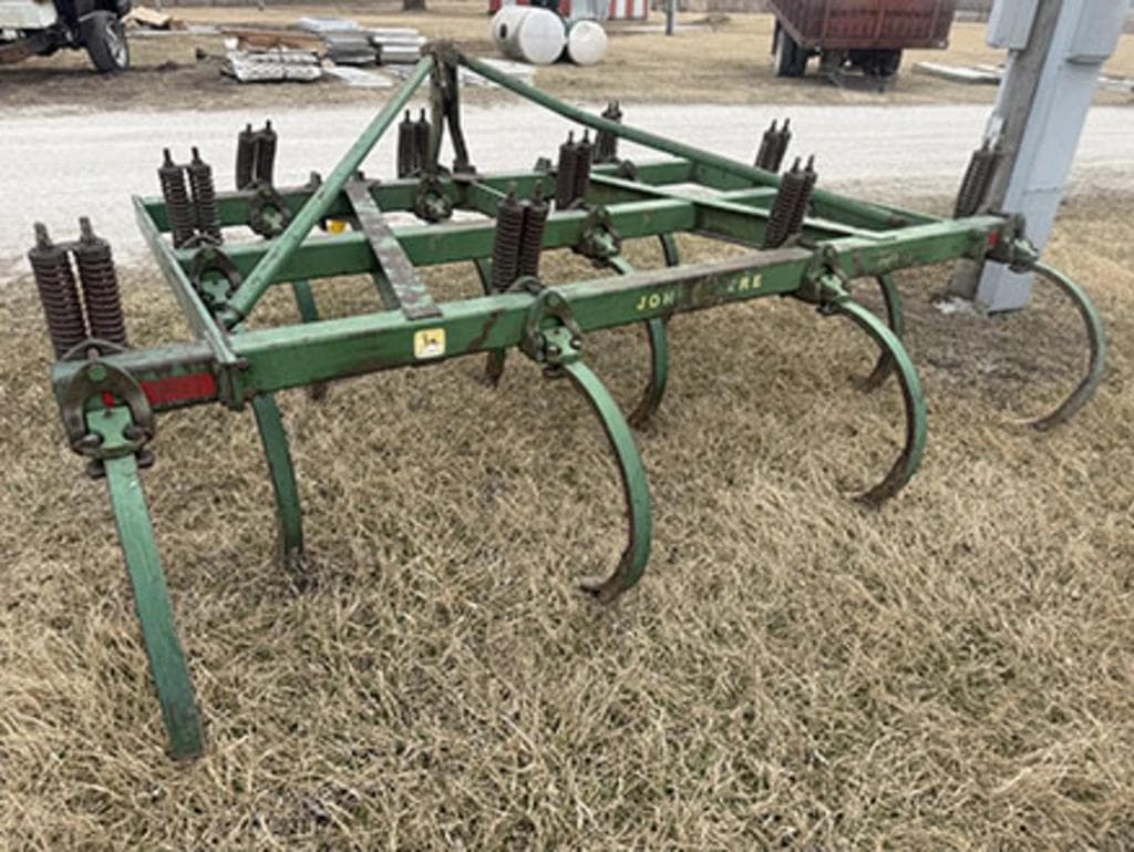 Image of John Deere 100 Image 1