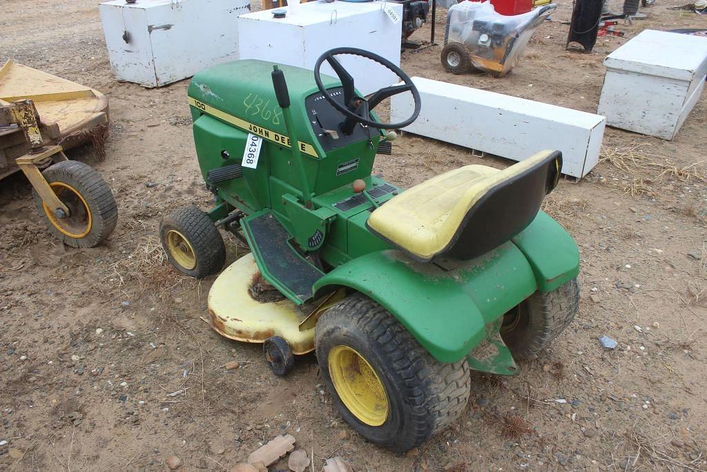 Image of John Deere 100 Image 1