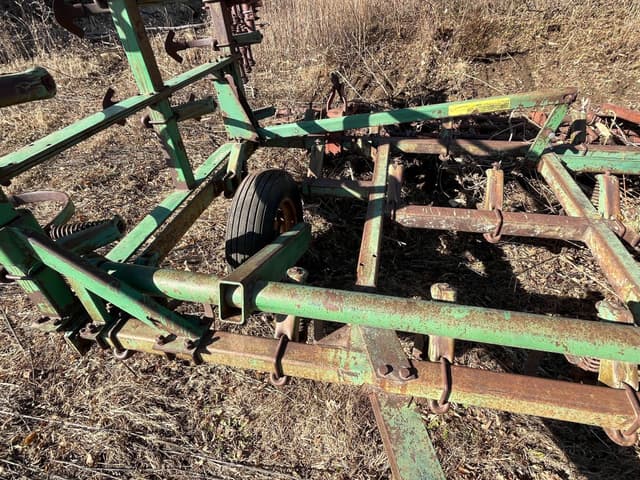 Image of John Deere 1000 equipment image 4