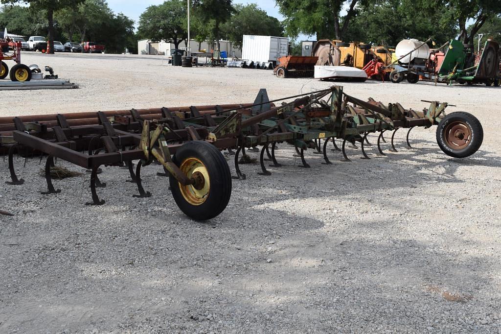 Image of John Deere 1010 Image 0