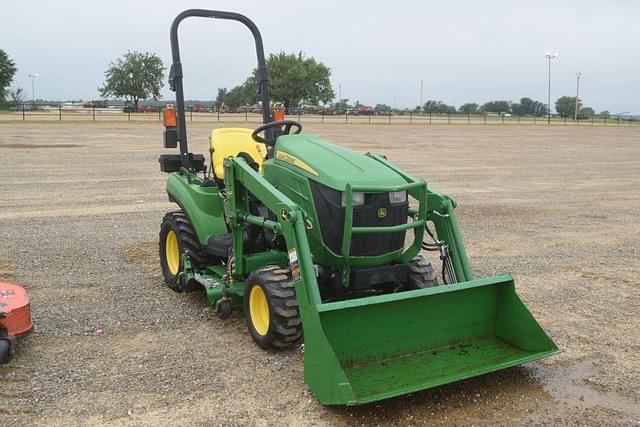 Image of John Deere 1023E equipment image 3
