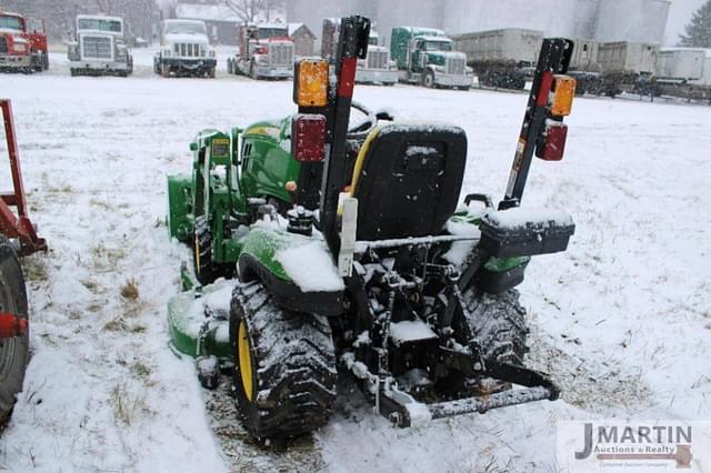 Image of John Deere 1023E equipment image 3