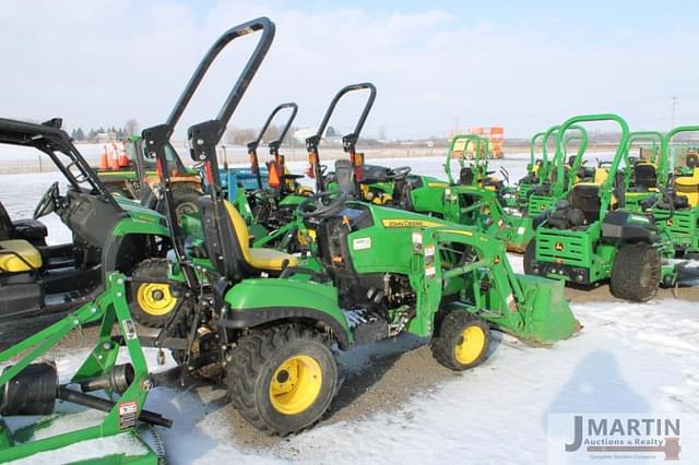 Image of John Deere 1023E equipment image 2