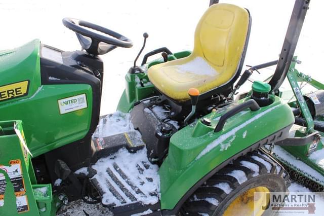 Image of John Deere 1023E equipment image 4