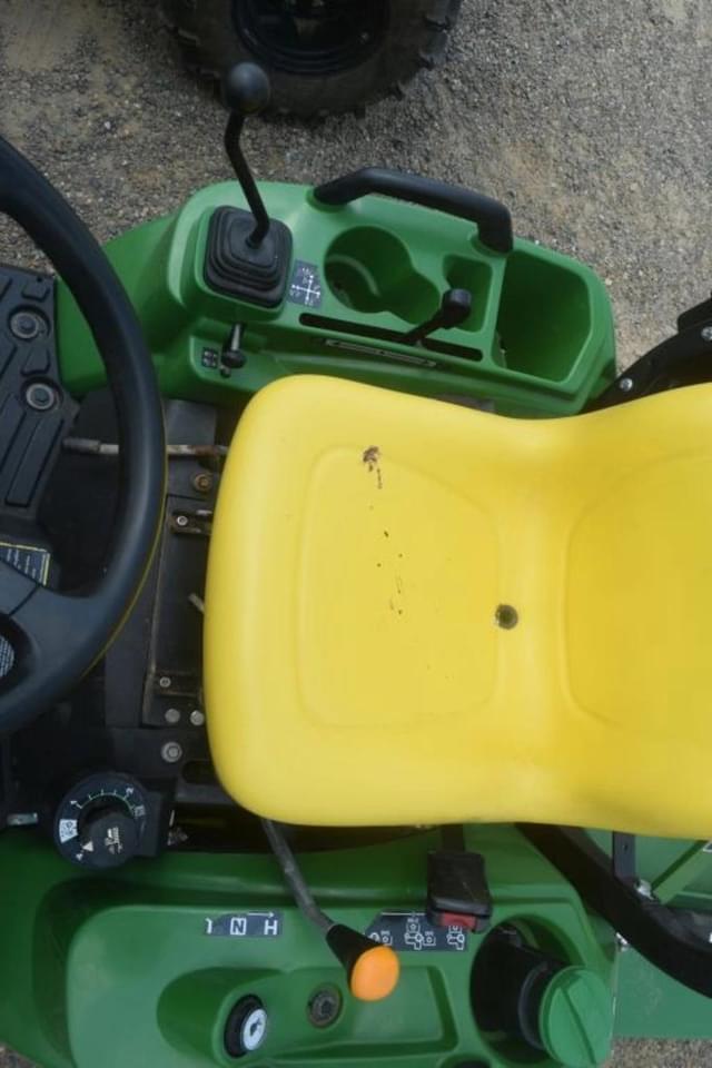 Image of John Deere 1023E equipment image 4