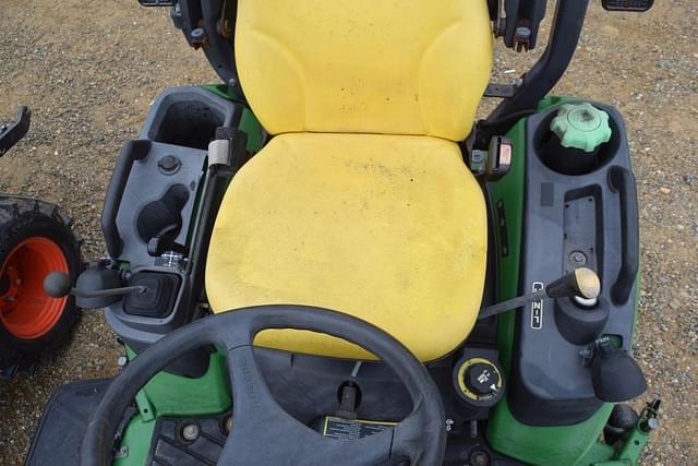 Image of John Deere 1025R equipment image 4