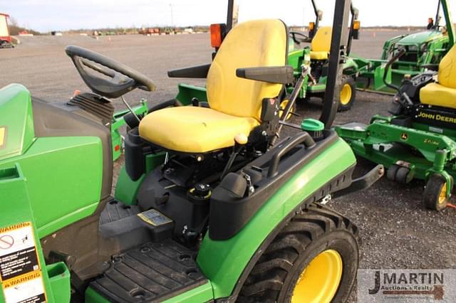 Image of John Deere 1025R equipment image 4