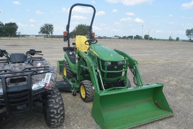 Image of John Deere 1025R equipment image 3