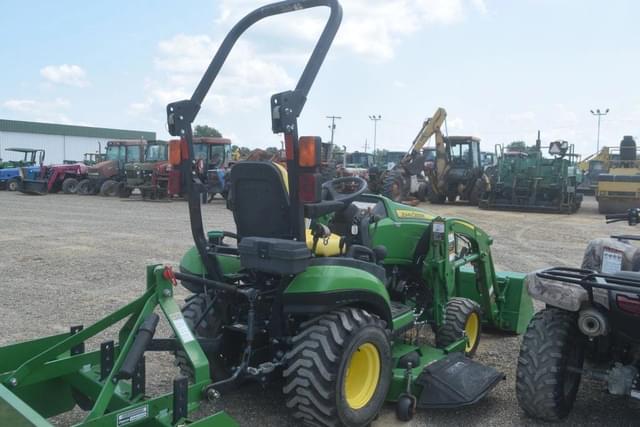 Image of John Deere 1025R equipment image 2