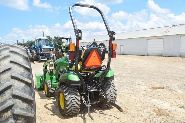 Image of John Deere 1025R equipment image 1