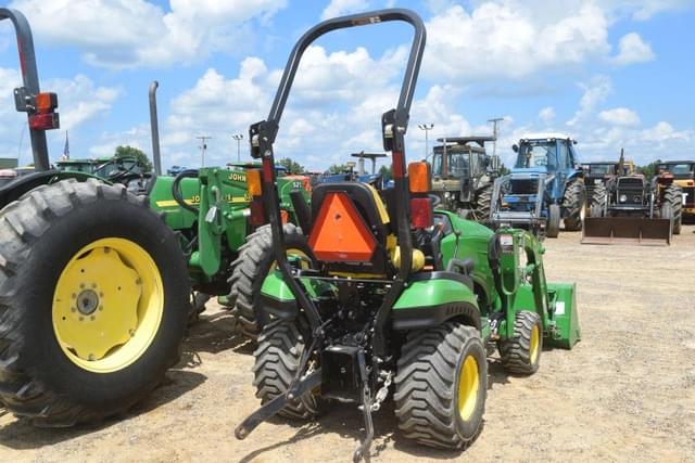 Image of John Deere 1025R equipment image 2