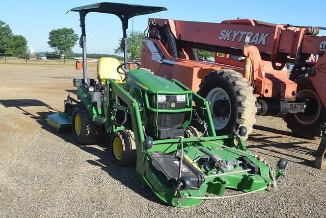 Image of John Deere 1026R equipment image 3