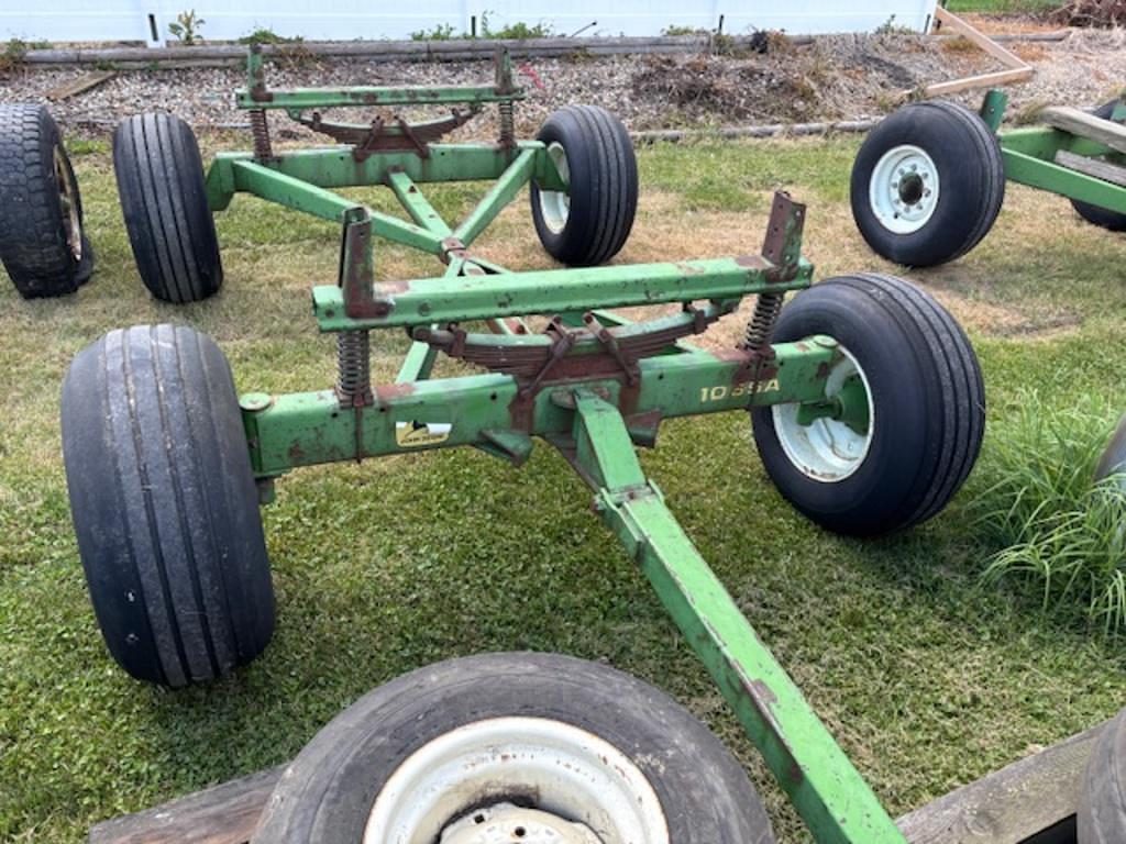 Image of John Deere 1065A Primary Image