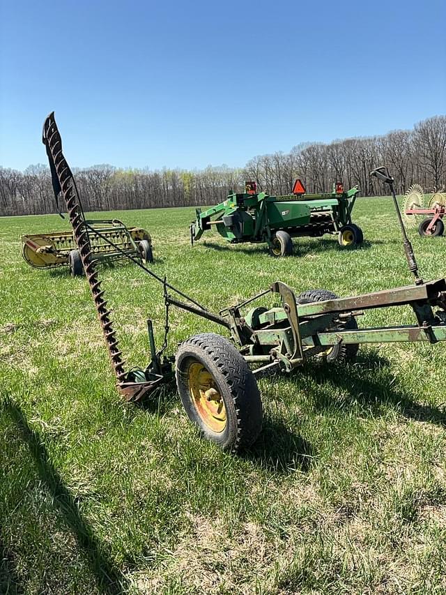 Image of John Deere 11 equipment image 1