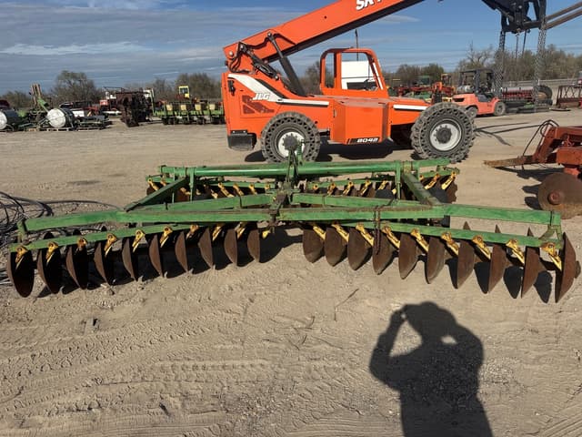 Image of John Deere 110 equipment image 3