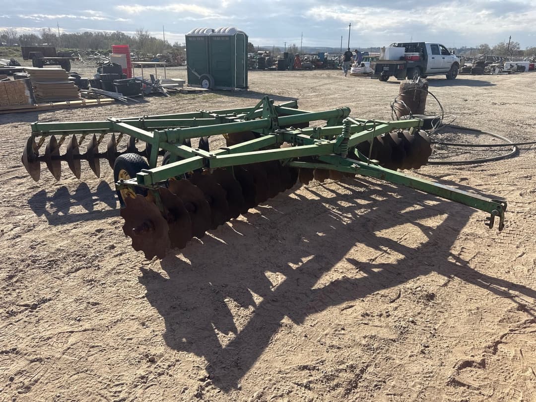 Image of John Deere 110 Primary image