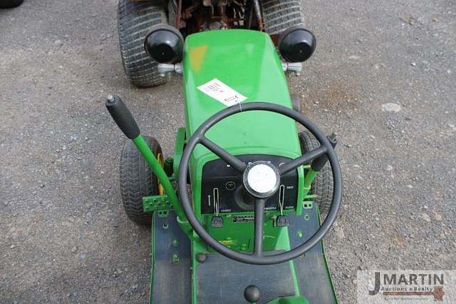 Image of John Deere 110 equipment image 4