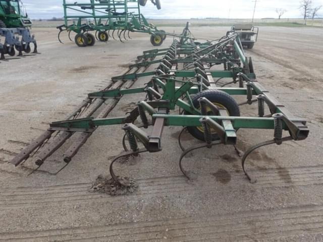 Image of John Deere 1100 equipment image 3