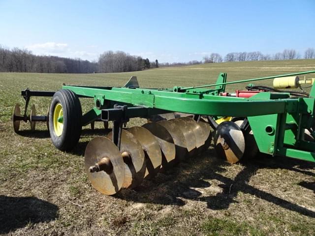 Image of John Deere 111 equipment image 1