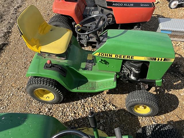 Image of John Deere 111 equipment image 1