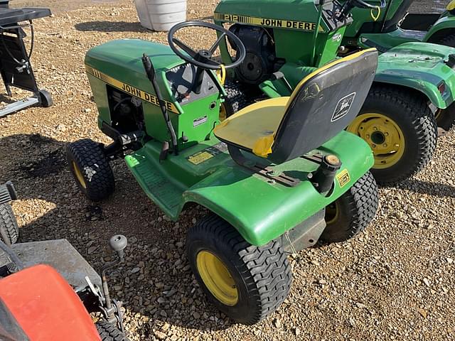 Image of John Deere 111 equipment image 4