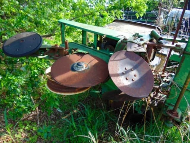 Image of John Deere 7100 equipment image 4