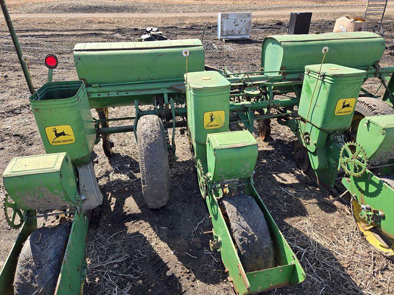 Image of John Deere 1240 Primary image