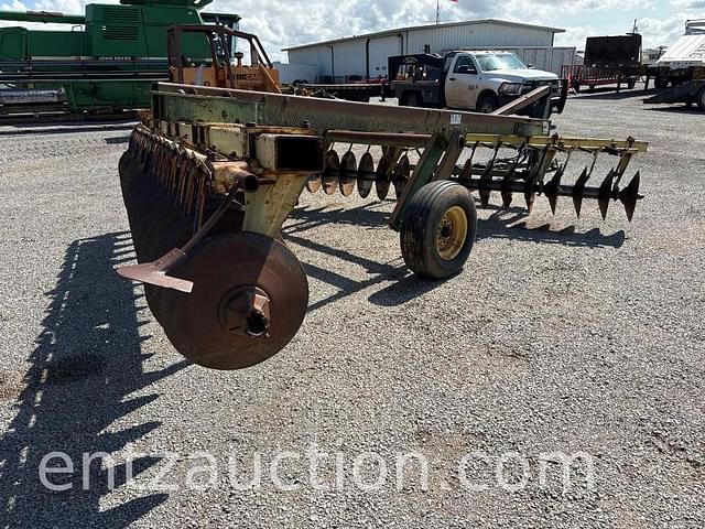 Image of John Deere 340 equipment image 4