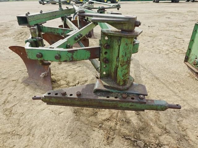 Image of John Deere 145 equipment image 4