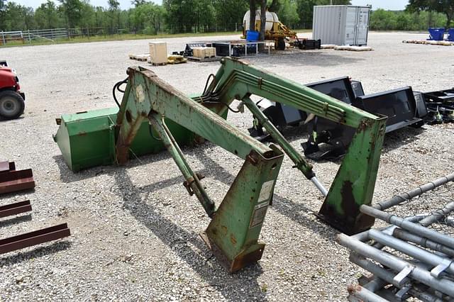 Image of John Deere 148 equipment image 3