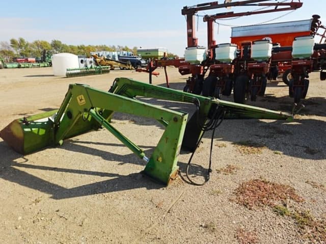 Image of John Deere 148 equipment image 2