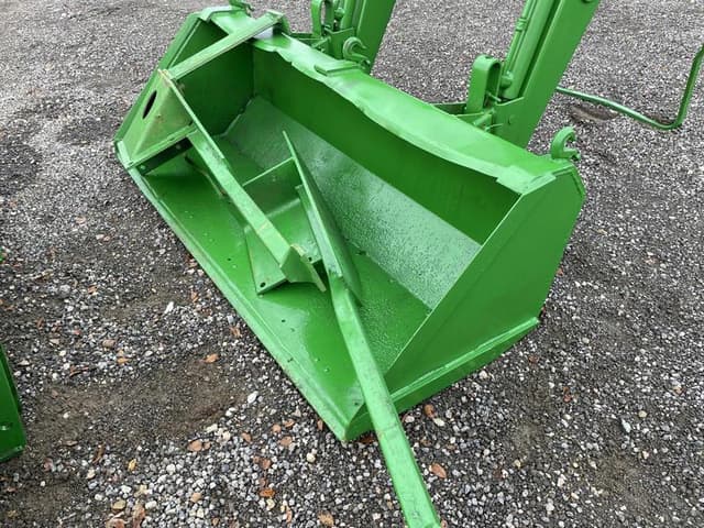 Image of John Deere 148 equipment image 2