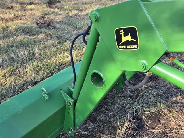 Image of John Deere 148 equipment image 4