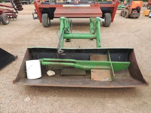Image of John Deere 148 equipment image 2
