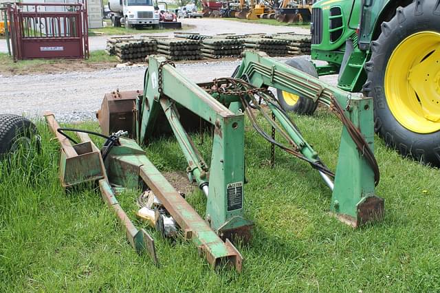 Image of John Deere 148 equipment image 1