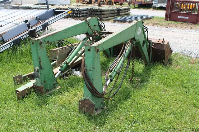 Image of John Deere 148 equipment image 3