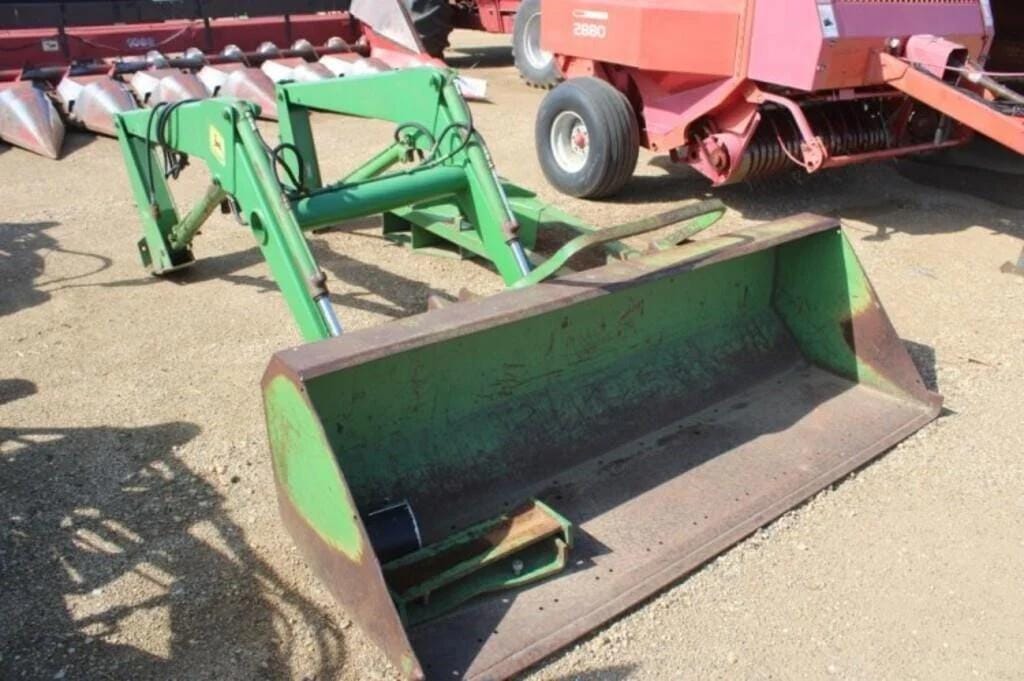 Main image John Deere 148