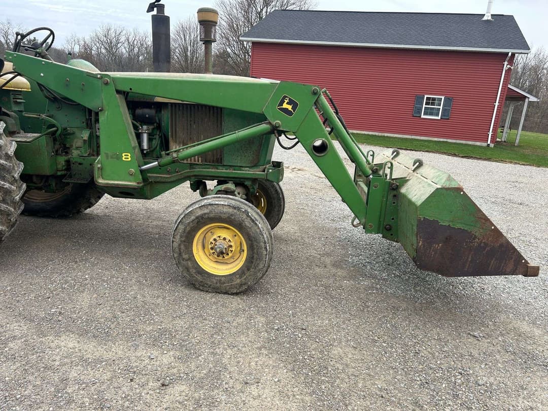 Image of John Deere 148 Primary image
