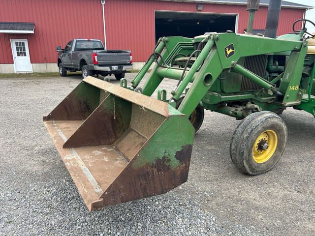Image of John Deere 148 equipment image 2