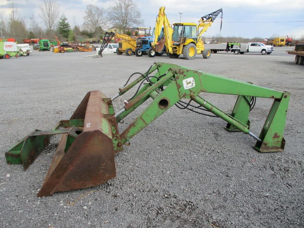 SOLD - JD 148 LOADER W/ BRACKETS Other Equipment | Tractor Zoom