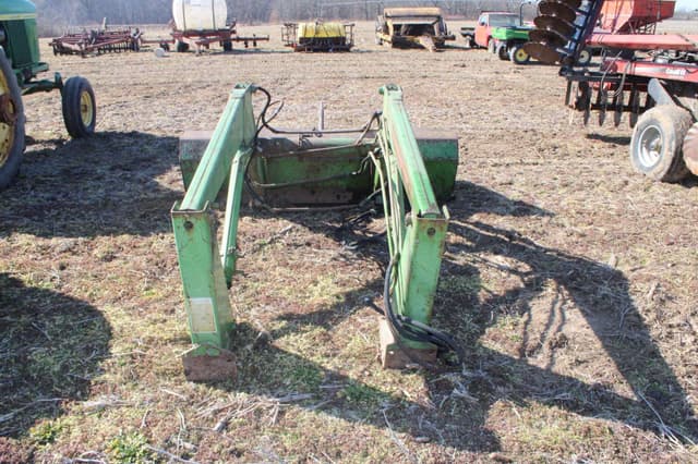 Image of John Deere 148 equipment image 3