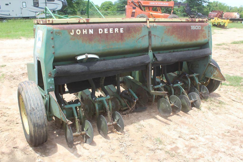 Image of John Deere 1500 Image 0