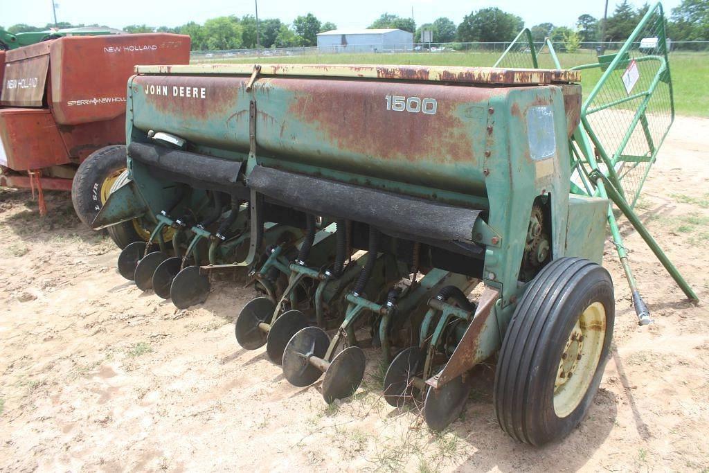 Image of John Deere 1500 Image 1