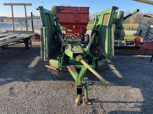 Image of John Deere 1517 equipment image 1