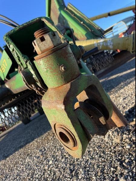 Image of John Deere 1517 equipment image 2