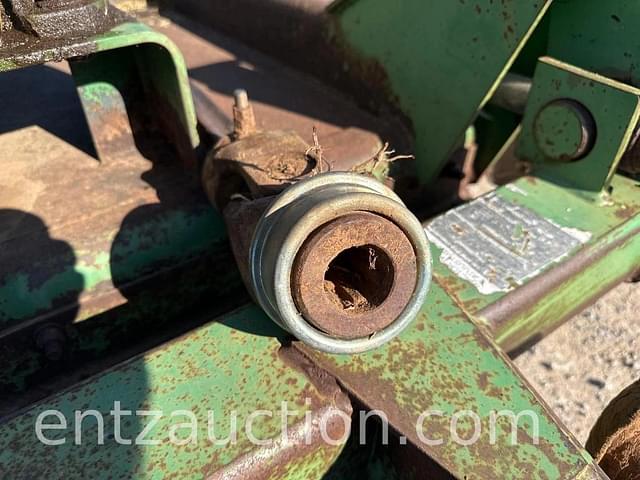 Image of John Deere 1518 equipment image 1