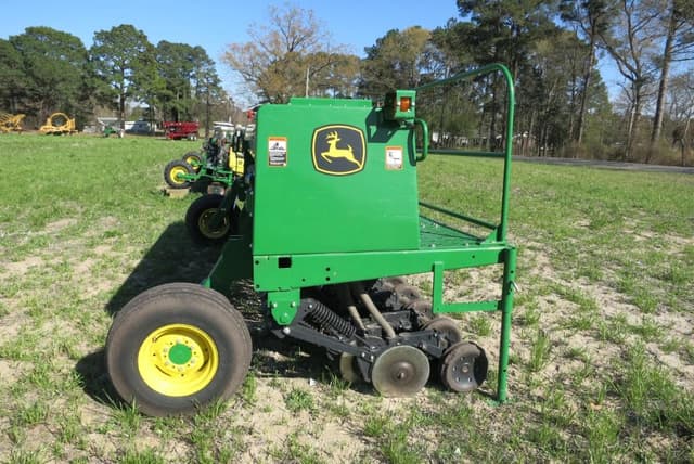 Image of John Deere 1520 equipment image 2