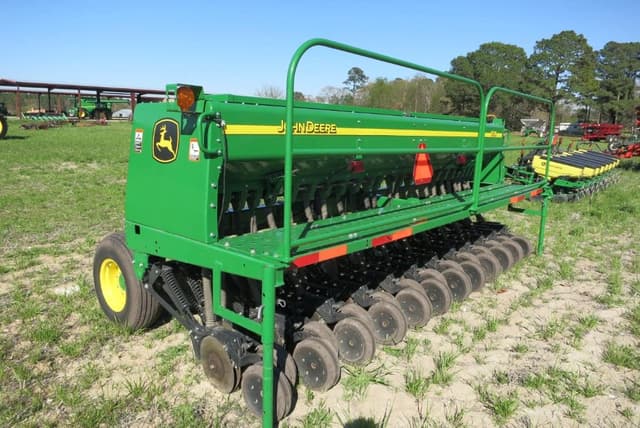 Image of John Deere 1520 equipment image 3
