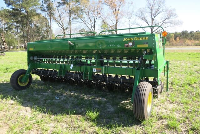 Image of John Deere 1520 equipment image 1